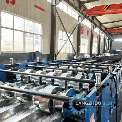 گالوانیزه Flying Cutter بدون توقف 20m/min کف کف کفپوش فلز ورق رول شکل گیری ماشین