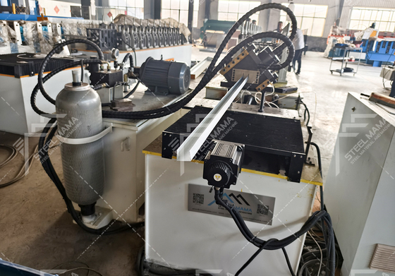 PLC اتوماتیک فلزی استود و ردیاب رول ماشین برای تولید C U L T شبکه سقف