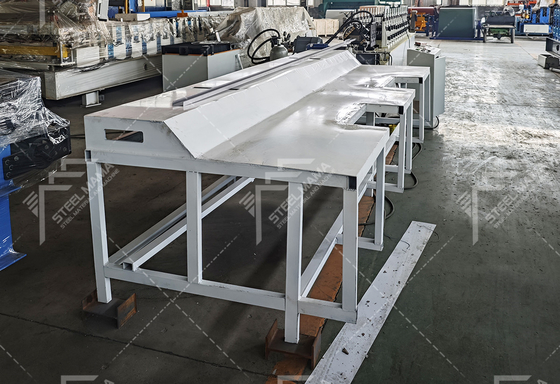 PLC اتوماتیک فلزی استود و ردیاب رول ماشین برای تولید C U L T شبکه سقف