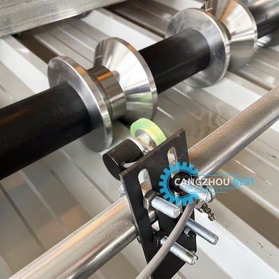 1220mm سیم پیچ عرض Tr4 ورق سقف دستگاه نورد پروفیل فولادی