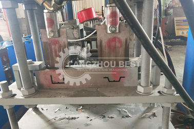 دو خط C و Furring کانال نور کیل رول ماشین شکل گیری